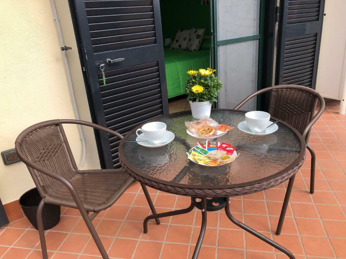 Il Giardino Di Nonno Agostino Acomodação com café da manhã Castellammare di Stabia Exterior foto